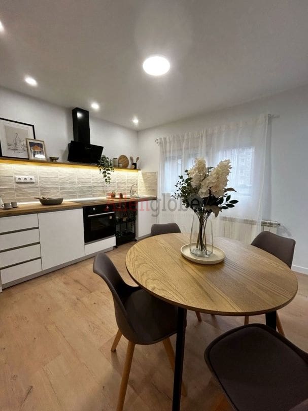 3 soveværelse Lejlighed til salg i Oviedo - € 129.900 (Ref: 9400294)