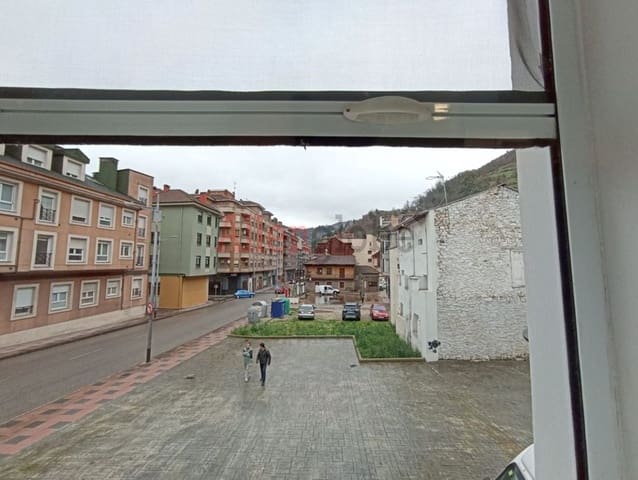 2 bedroom Flat for sale in Mieres - € 75,000 (Ref: 9481584)