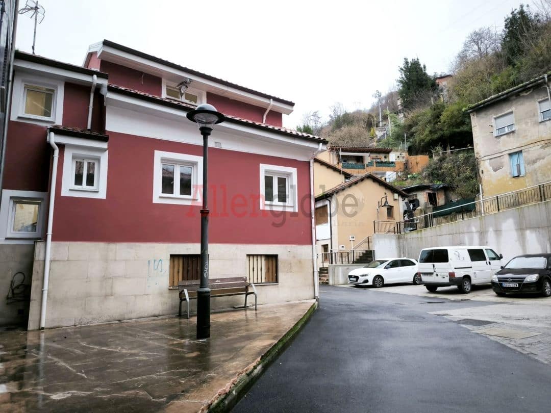 2 bedroom Flat for sale in Mieres - € 66,000 (Ref: 9481672)