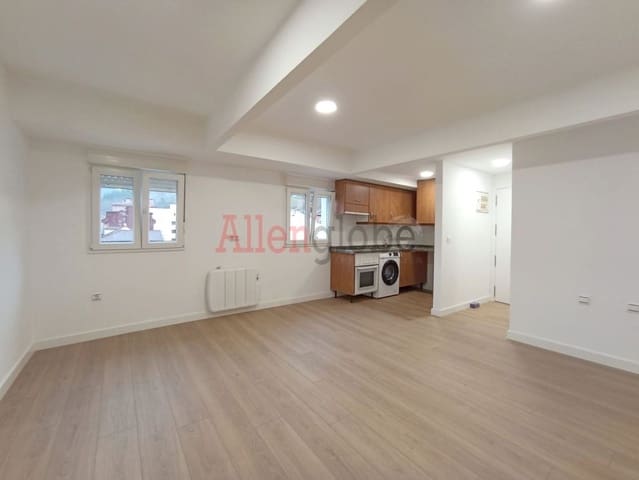Piso de 2 habitaciones en Mieres en venta - 83.000 € (Ref: 9481673)
