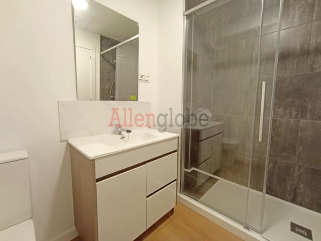 Piso de 2 habitaciones en Mieres en venta - 83.000 € (Ref: 9481673)