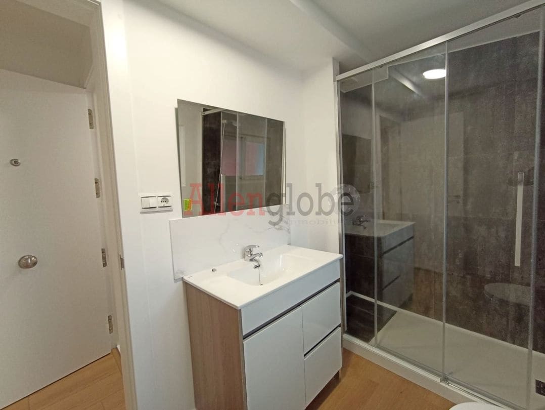 2 bedroom Flat for sale in Mieres - € 72,000 (Ref: 9481674)