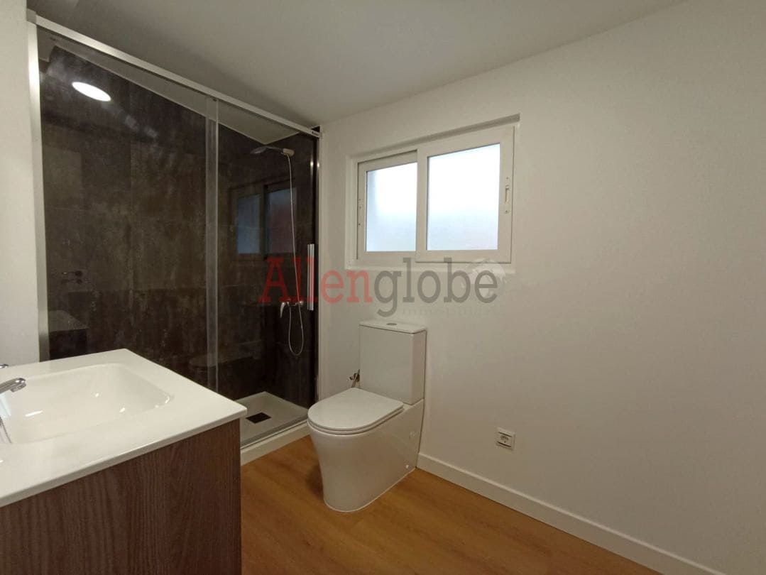 2 bedroom Flat for sale in Mieres - € 72,000 (Ref: 9481674)
