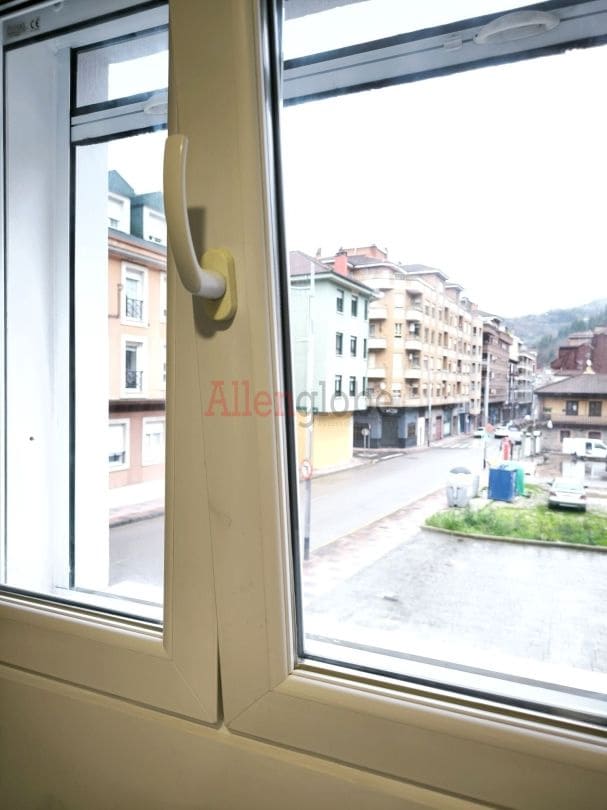 2 bedroom Flat for sale in Mieres - € 72,000 (Ref: 9481674)