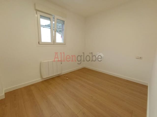 2 bedroom Flat for sale in Mieres - € 74,000 (Ref: 9481675)