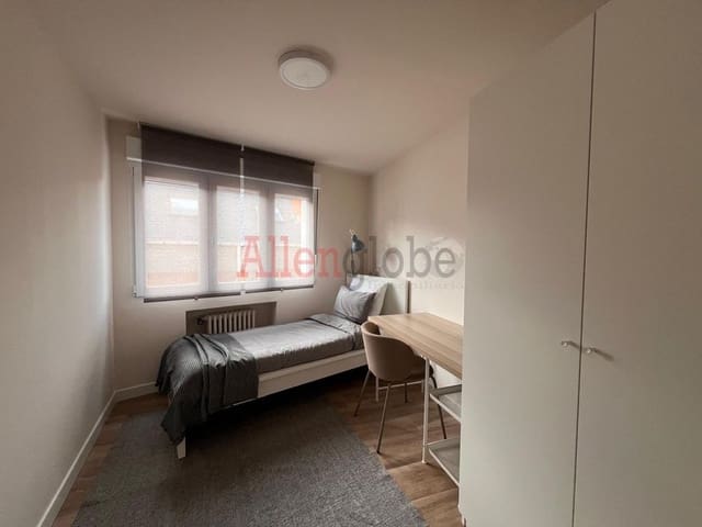 3 slaapkamer Flat te huur in Centro Urbano, Oviedo - € 1.290 (Ref: 9500656)