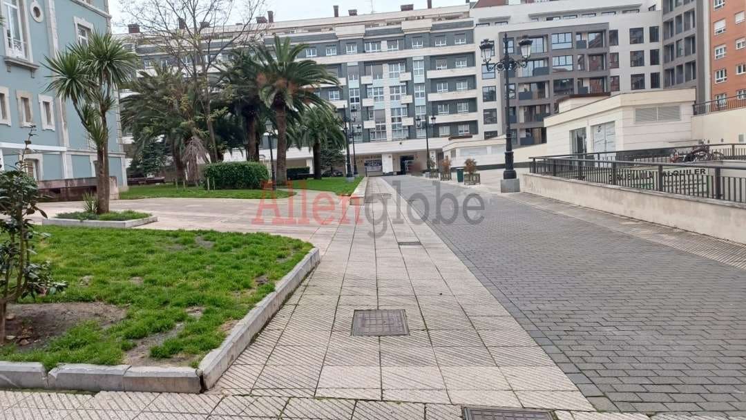 Garage à vendre à Oviedo - 32 000 € (Ref: 9528931)