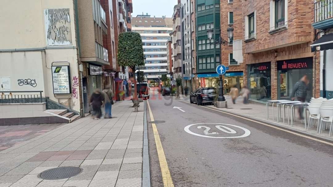 Garage à vendre à Oviedo - 32 000 € (Ref: 9528931)