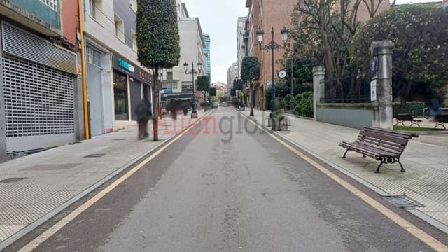 Garage à vendre à Centro Urbano, Oviedo - 32 000 € (Ref: 9528931)