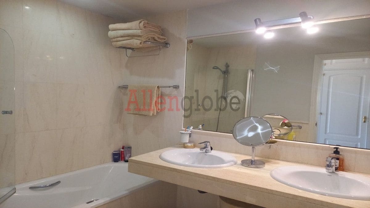 3 slaapkamer Flat te koop in Marbella met zwembad - € 720.000 (Ref: 9543917)