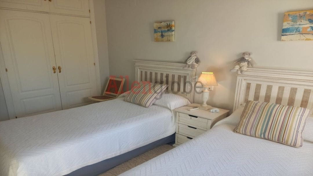3 slaapkamer Flat te koop in Marbella met zwembad - € 720.000 (Ref: 9543917)