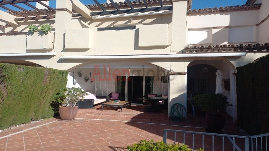 3 slaapkamer Flat te koop in Marbella met zwembad - € 720.000 (Ref: 9543917)