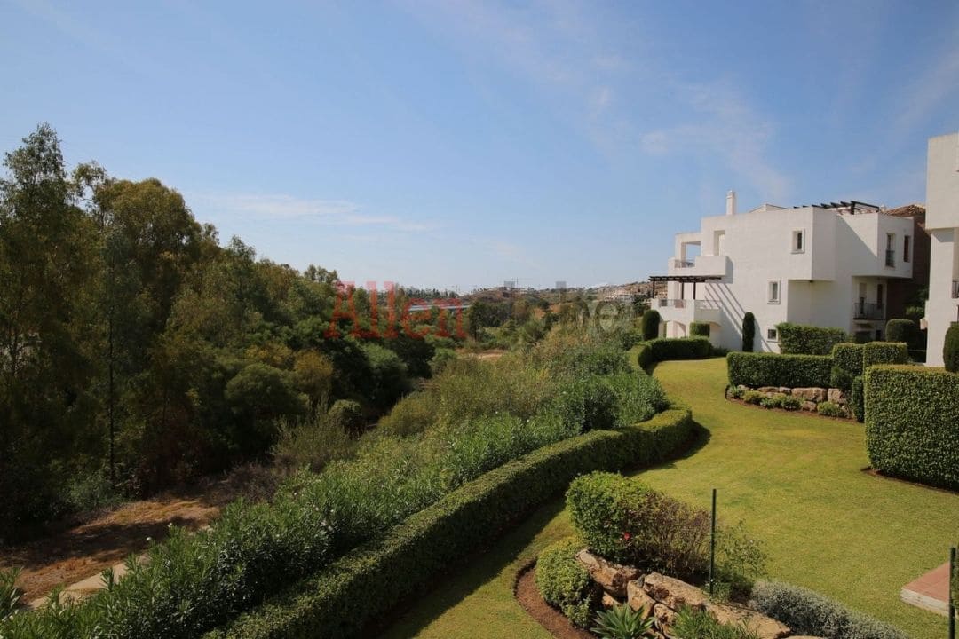 3 sypialnia Mieszkanie na sprzedaż w Benahavis z basenem - 480 000 € (Ref: 9543918)