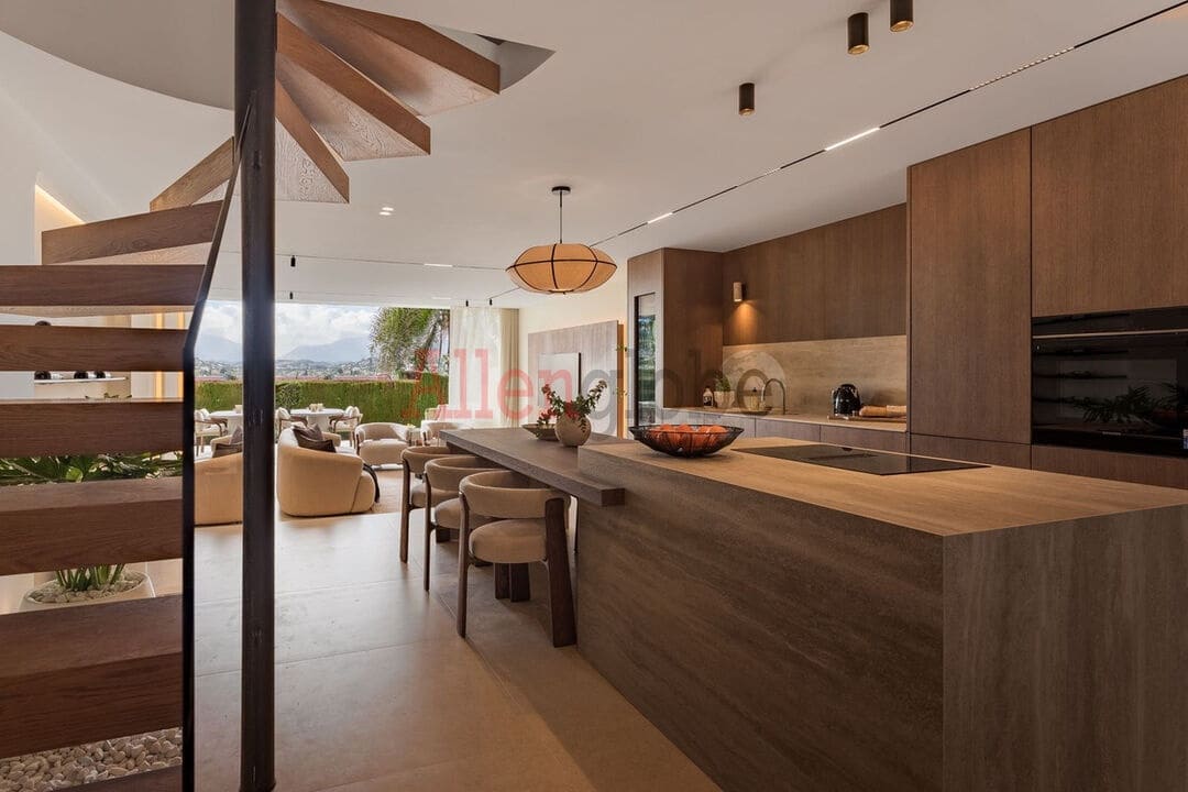 3 soveværelse Semi-Rækkehus til salg i Marbella med swimmingpool - € 1.550.000 (Ref: 9557405)