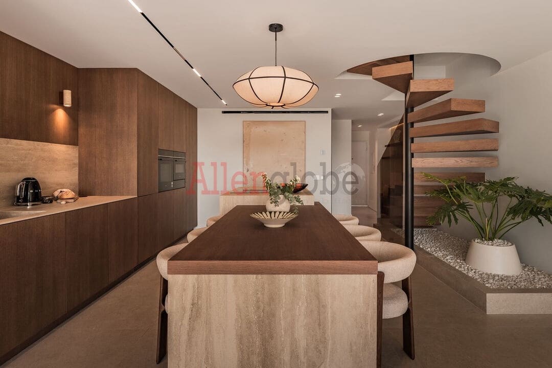 3 soveværelse Semi-Rækkehus til salg i Marbella med swimmingpool - € 1.550.000 (Ref: 9557405)