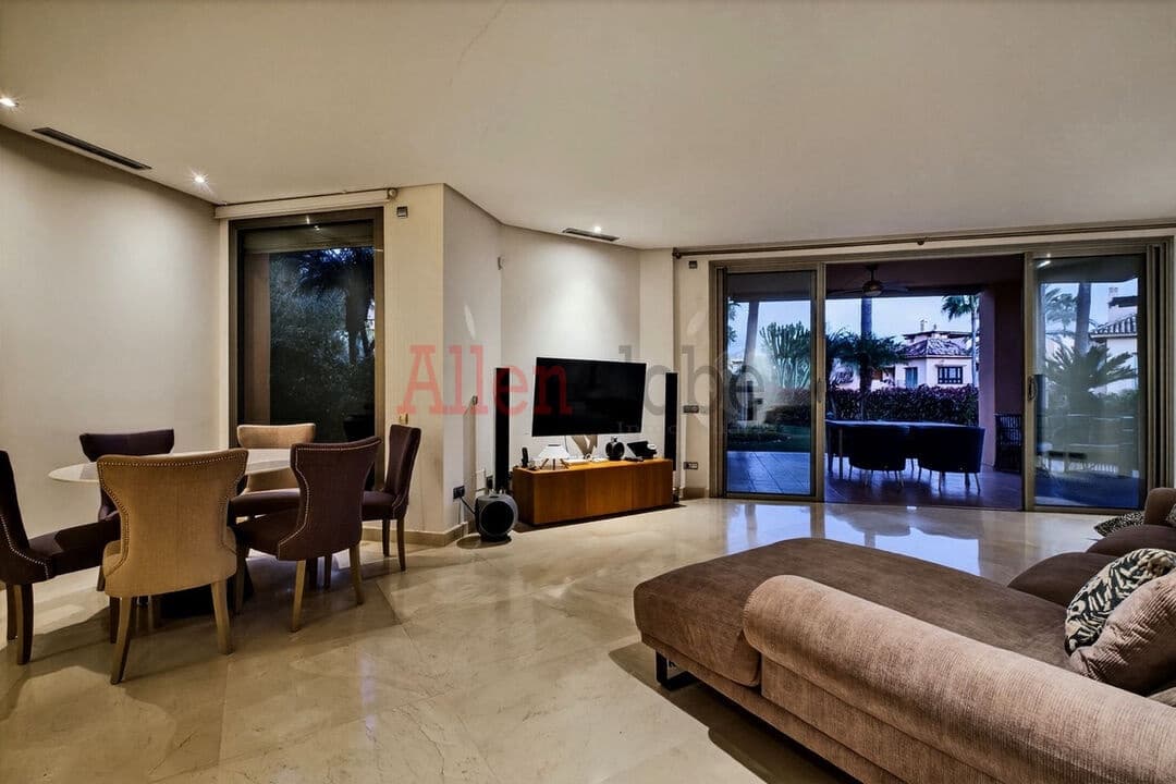 2 soverom Leilighet til salgs i Marbella med svømmebasseng - € 1 080 000 (Ref: 9557464)