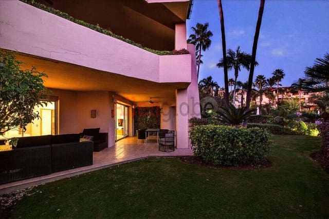 2 soverom Leilighet til salgs i Sierra Blanca, Marbella med svømmebasseng - € 1 080 000 (Ref: 9557464)