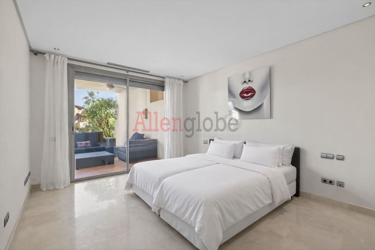 2 soverom Leilighet til salgs i Marbella med svømmebasseng - € 1 080 000 (Ref: 9557464)