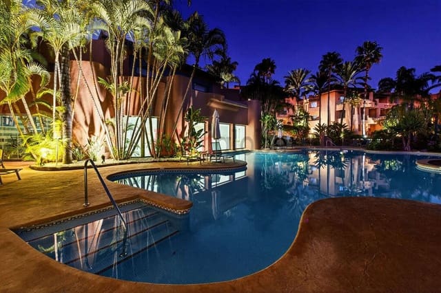 2 soverom Leilighet til salgs i Sierra Blanca, Marbella med svømmebasseng - € 1 080 000 (Ref: 9557464)