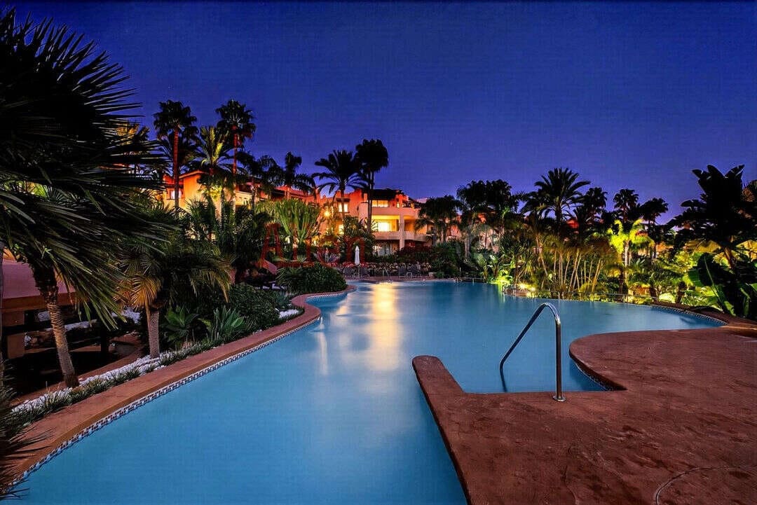 2 soverom Leilighet til salgs i Marbella med svømmebasseng - € 1 080 000 (Ref: 9557464)