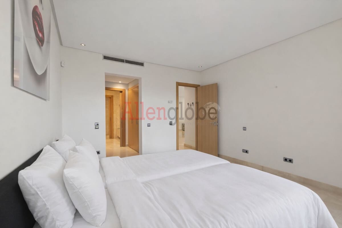 2 soverom Leilighet til salgs i Marbella med svømmebasseng - € 1 080 000 (Ref: 9557464)