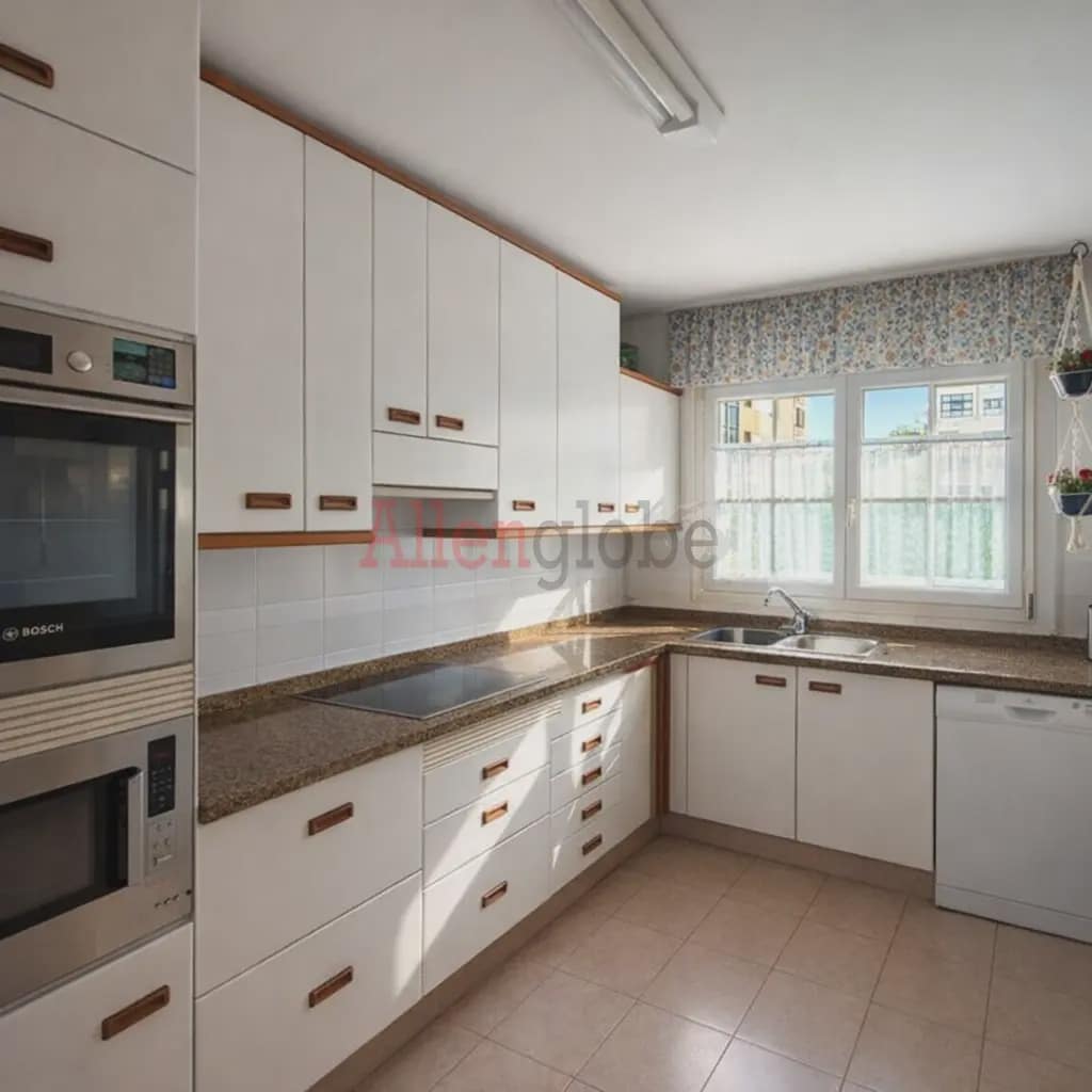 4 bedroom Townhouse for sale in Llanera - € 390,000 (Ref: 9590506)