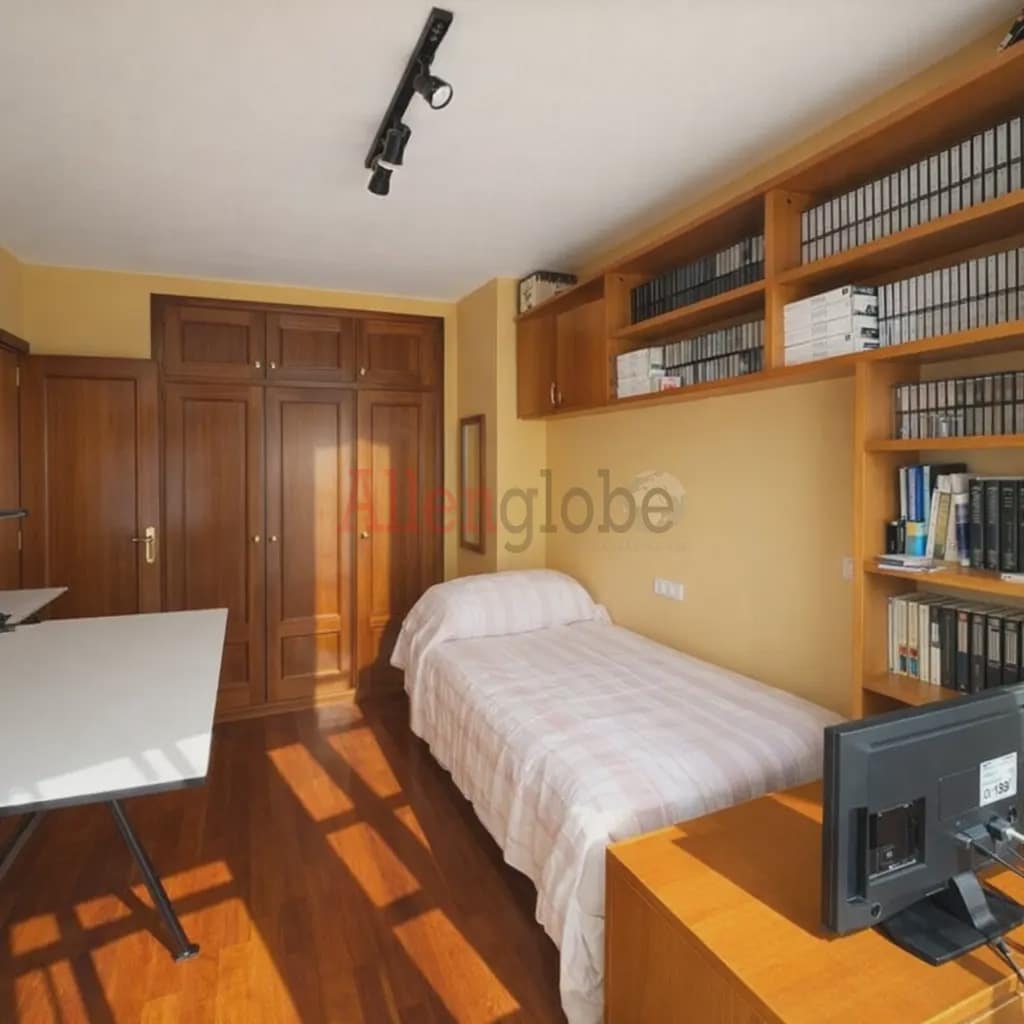 4 bedroom Townhouse for sale in Llanera - € 390,000 (Ref: 9590506)