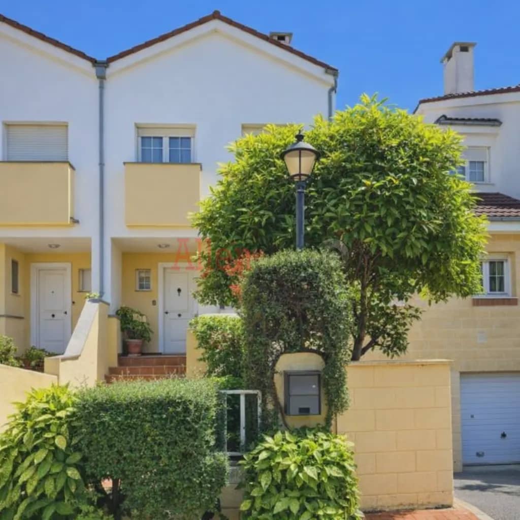 4 bedroom Townhouse for sale in Llanera - € 390,000 (Ref: 9590506)