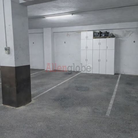 Garage till salu i Centro Urbano, Oviedo - 6 900 € (Ref: 9600010)