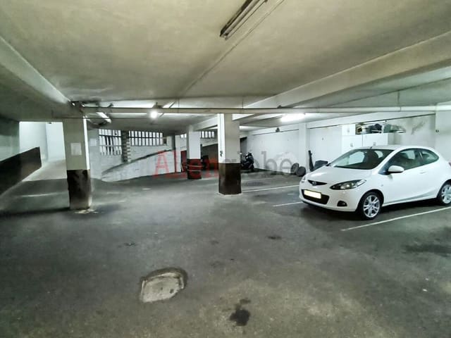 Garage till salu i Centro Urbano, Oviedo - 6 900 € (Ref: 9600010)