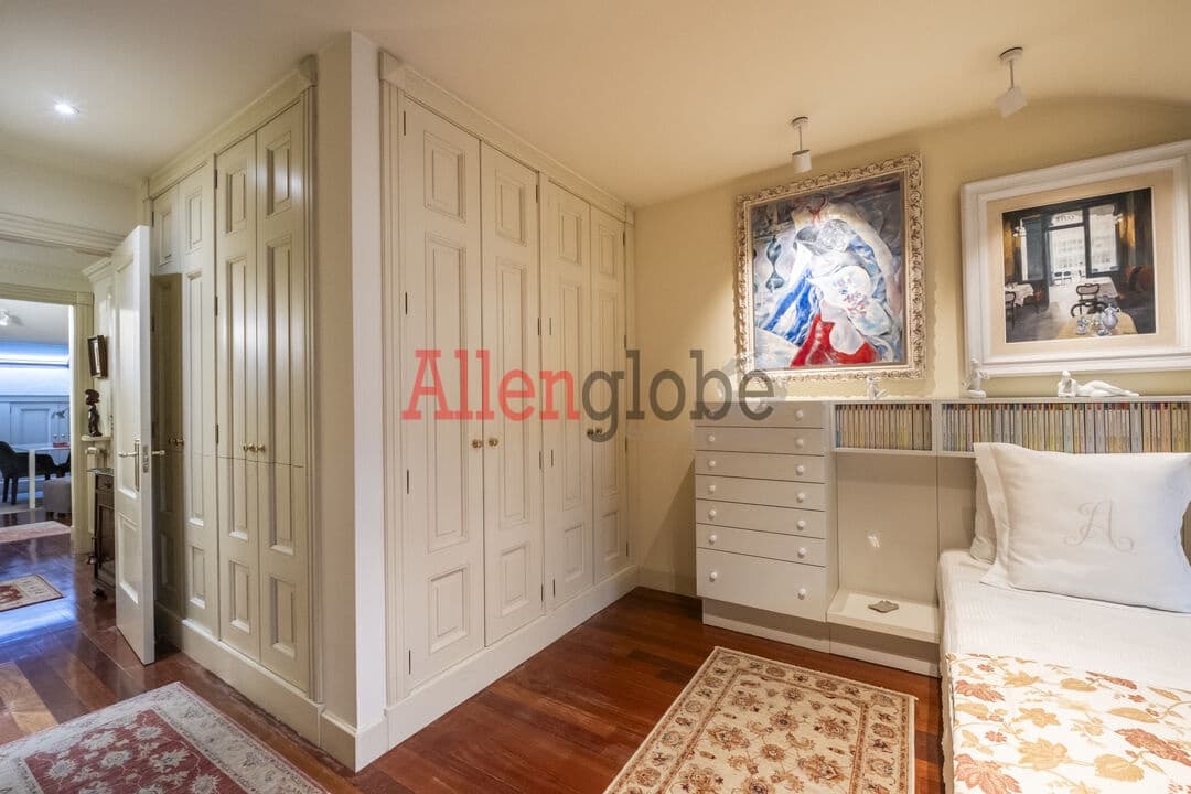 3 quarto Apartamento para venda em Oviedo - 555 000 € (Ref: 9629432)