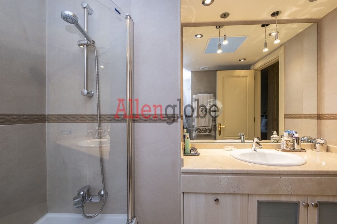 3 quarto Apartamento para venda em Oviedo - 555 000 € (Ref: 9629432)