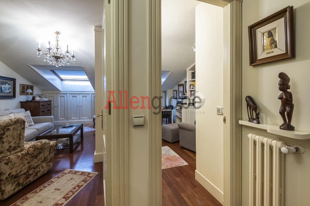 3 quarto Apartamento para venda em Oviedo - 555 000 € (Ref: 9629432)