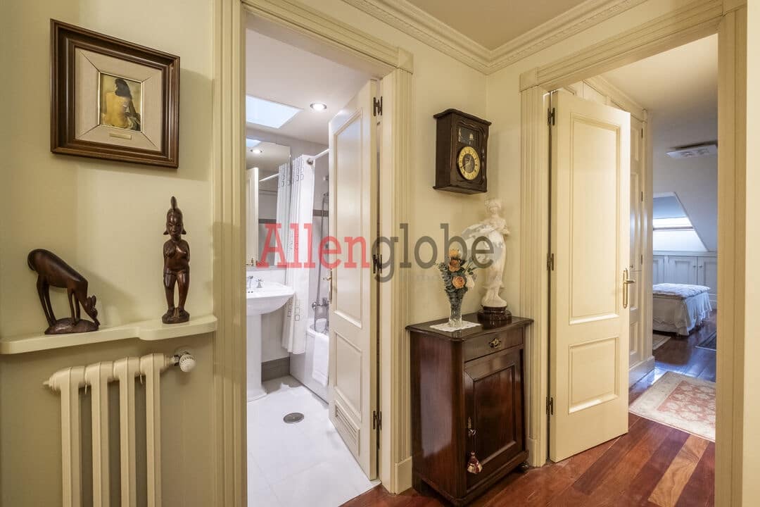 3 quarto Apartamento para venda em Oviedo - 555 000 € (Ref: 9629432)