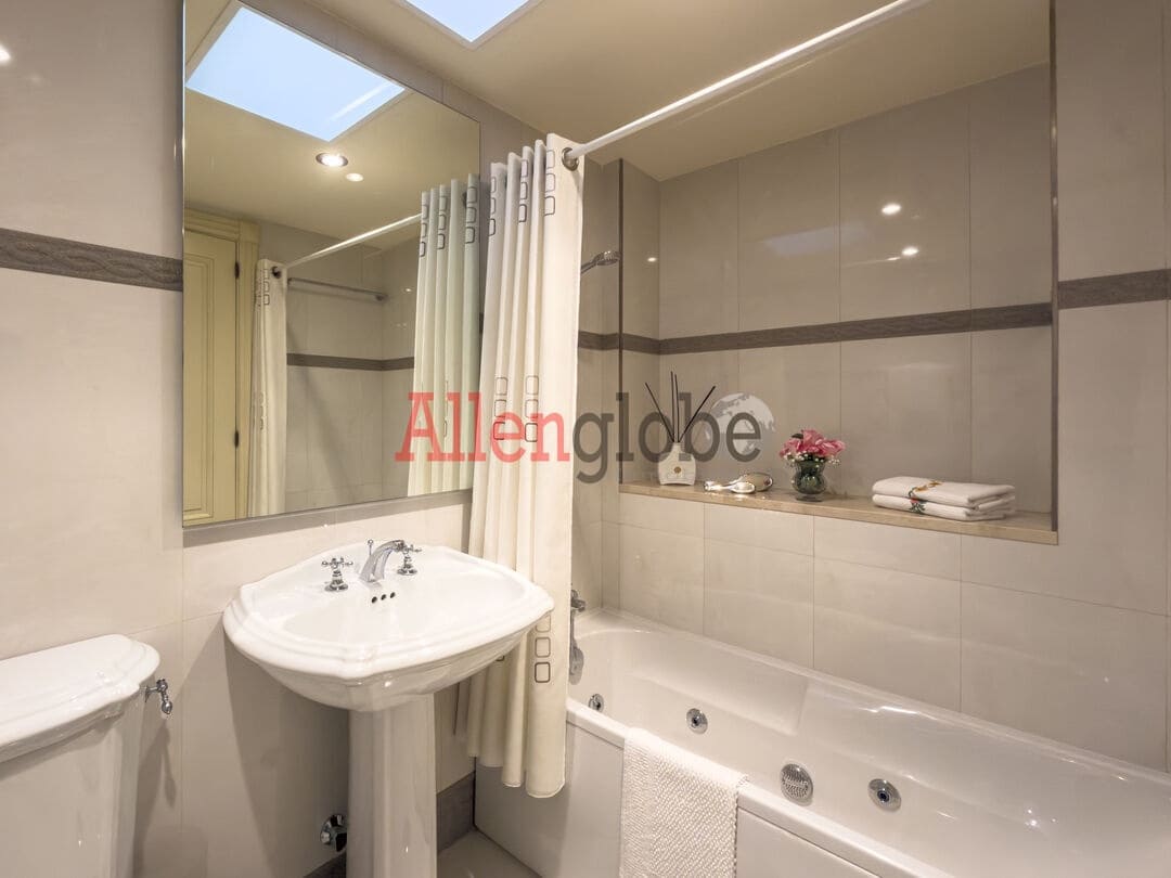 3 quarto Apartamento para venda em Oviedo - 555 000 € (Ref: 9629432)