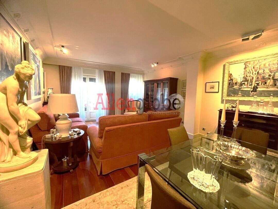 3 quarto Apartamento para venda em Oviedo - 555 000 € (Ref: 9629432)