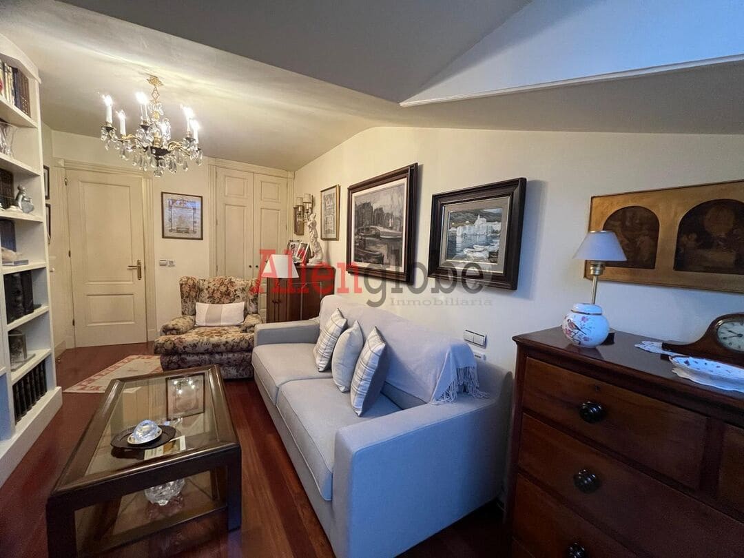 3 quarto Apartamento para venda em Oviedo - 555 000 € (Ref: 9629432)