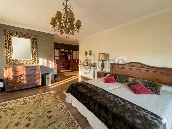 6 bedroom Villa for sale in Castrillon - € 1,250,000 (Ref: 9682247)