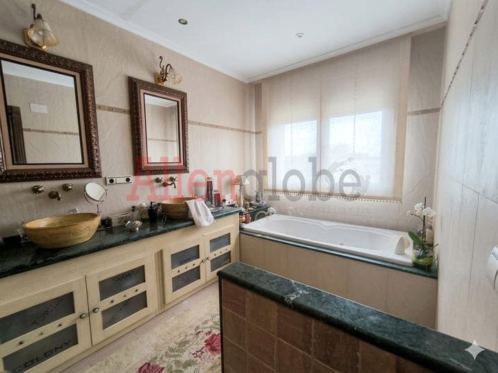 6 bedroom Villa for sale in Castrillon - € 1,250,000 (Ref: 9682247)