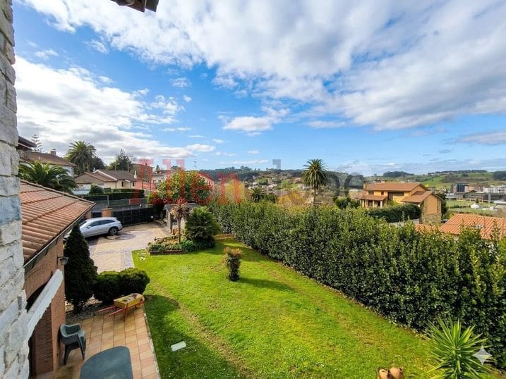 6 bedroom Villa for sale in Castrillon - € 1,250,000 (Ref: 9682247)