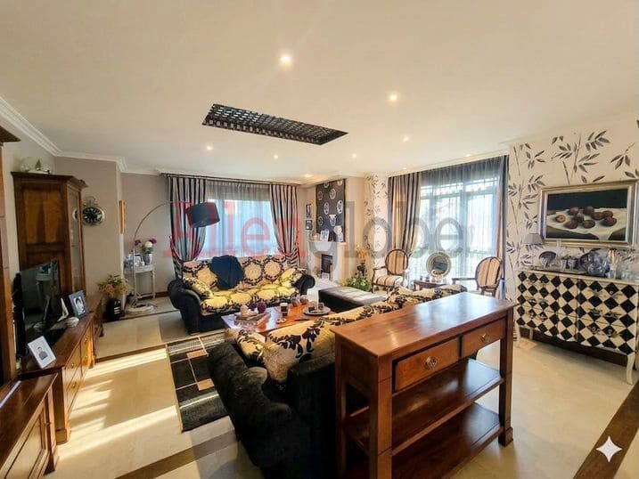 6 bedroom Villa for sale in Castrillon - € 1,250,000 (Ref: 9682247)