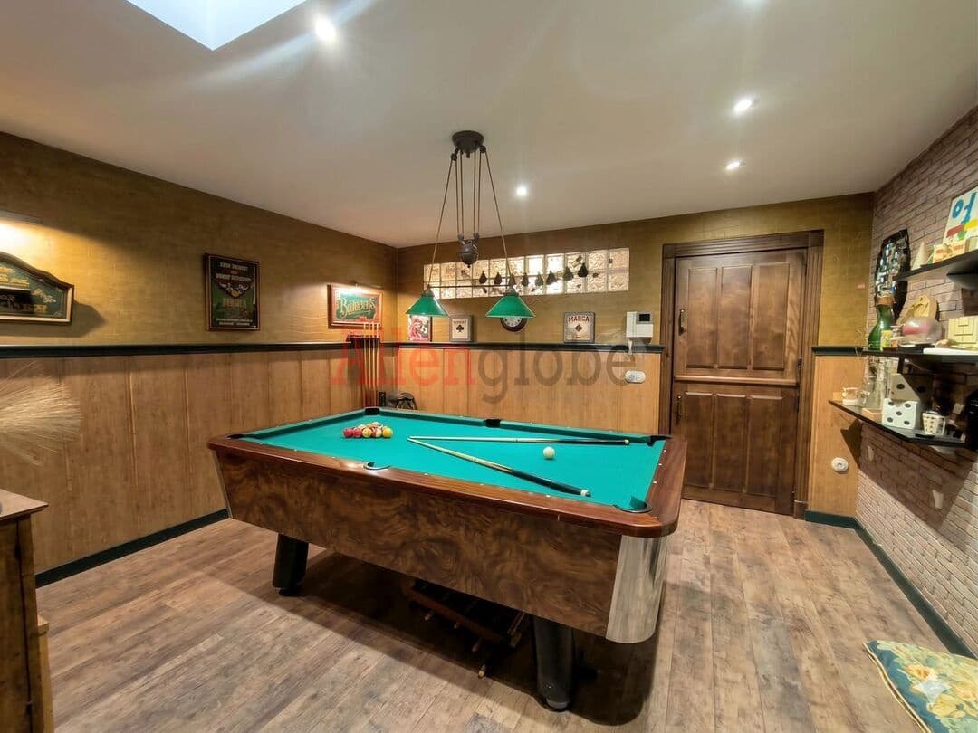 6 bedroom Villa for sale in Castrillon - € 1,250,000 (Ref: 9682247)