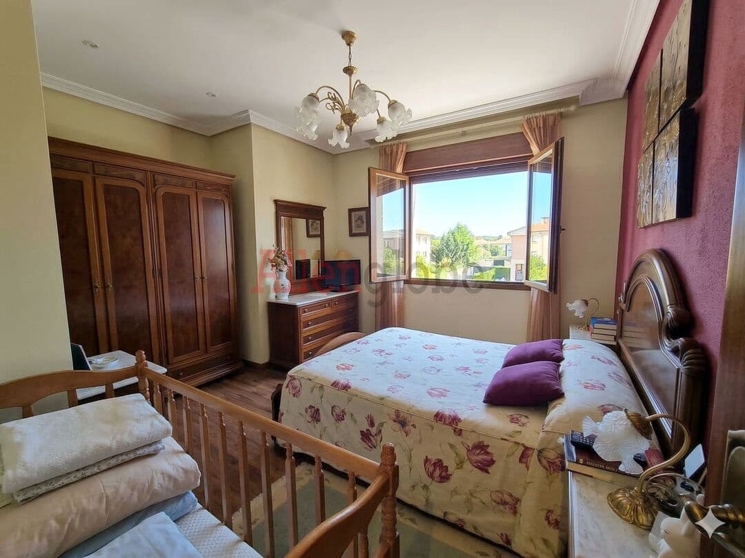 6 bedroom Villa for sale in Castrillon - € 1,250,000 (Ref: 9682247)