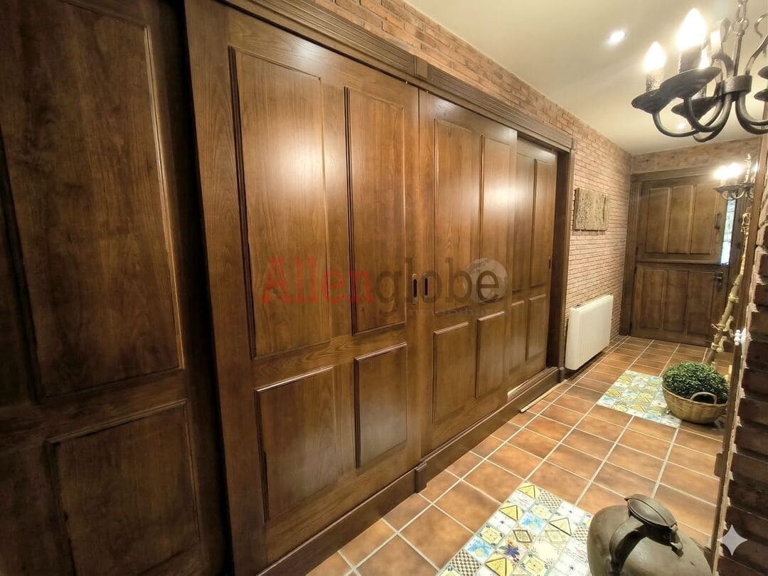 6 bedroom Villa for sale in Castrillon - € 1,250,000 (Ref: 9682247)