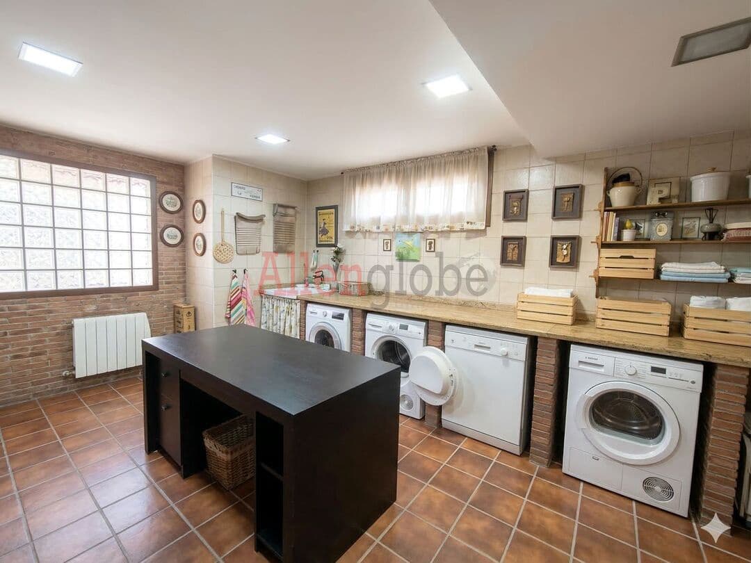 6 bedroom Villa for sale in Castrillon - € 1,250,000 (Ref: 9682247)