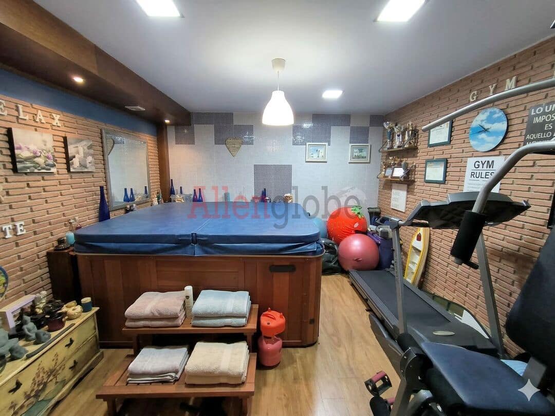 6 bedroom Villa for sale in Castrillon - € 1,250,000 (Ref: 9682247)