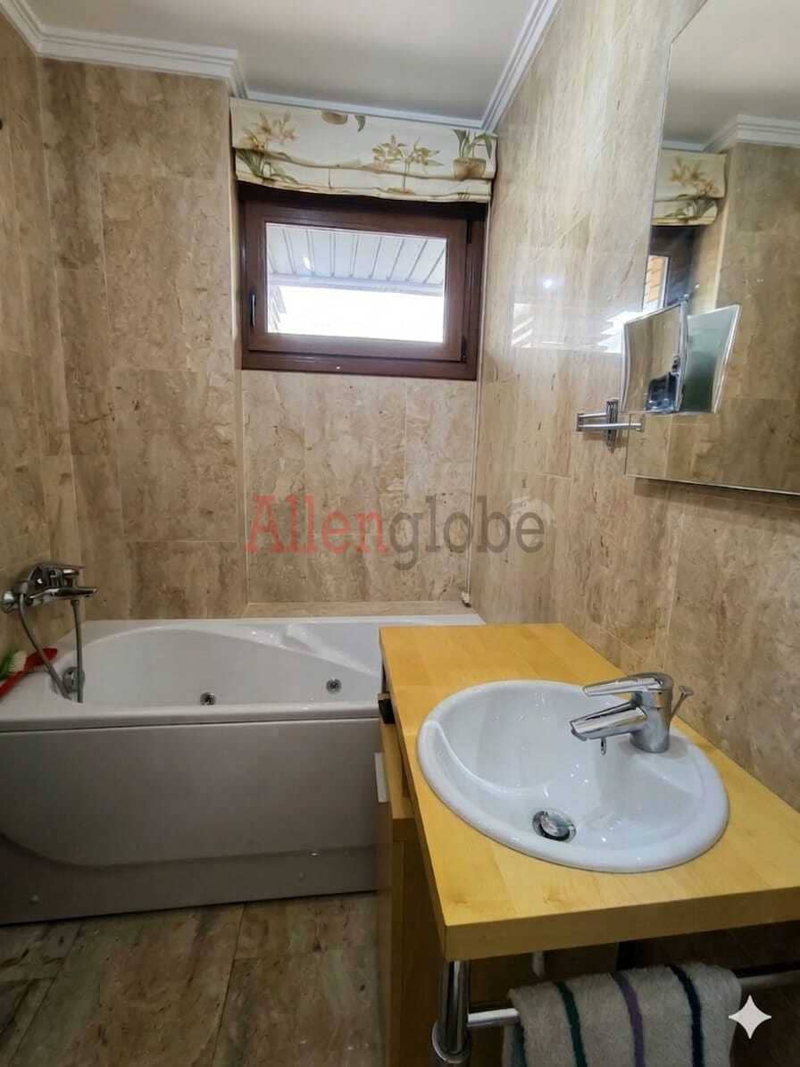 2 slaapkamer Flat te koop in Oviedo - € 365.000 (Ref: 9703278)
