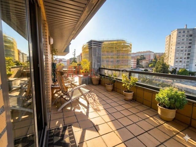 2 bedroom Flat for sale in Centro Urbano, Oviedo - € 365,000 (Ref: 9703278)