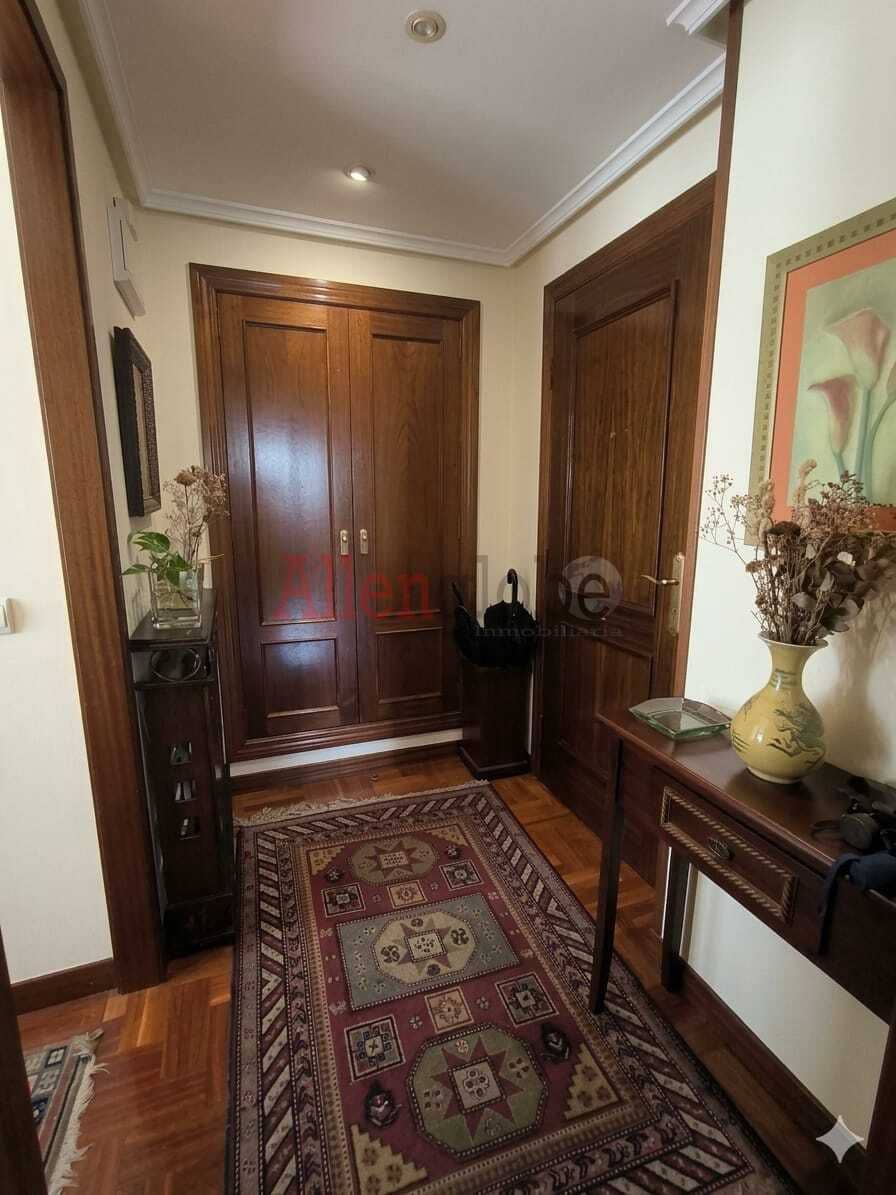 2 slaapkamer Flat te koop in Oviedo - € 365.000 (Ref: 9703278)