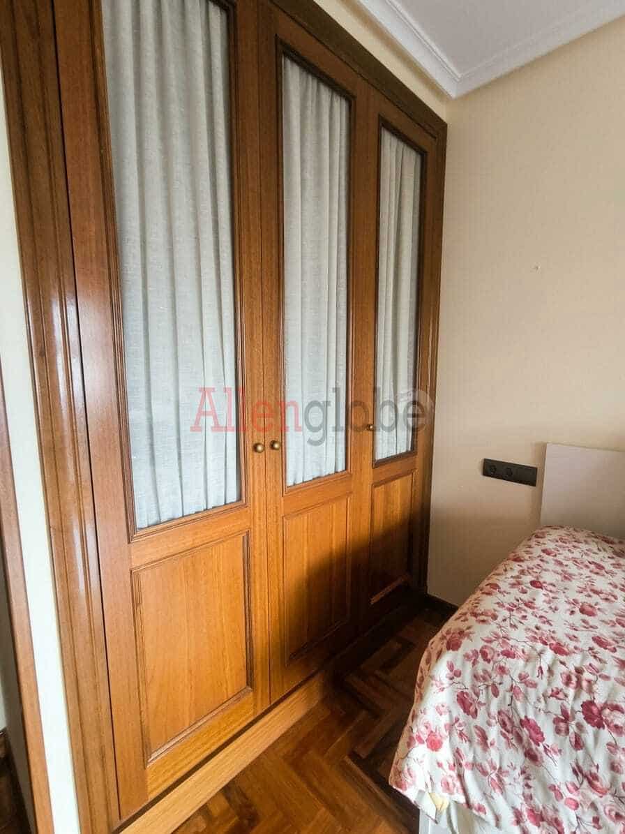 2 slaapkamer Flat te koop in Oviedo - € 365.000 (Ref: 9703278)